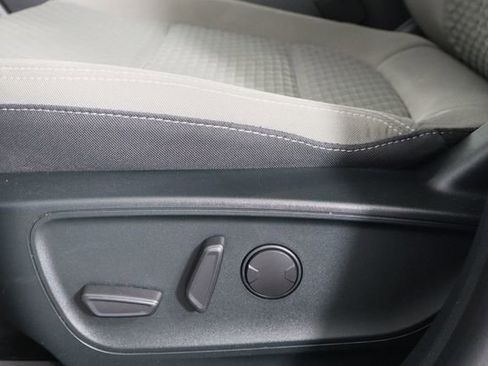 Used 2022 Ford Escape SE image 48