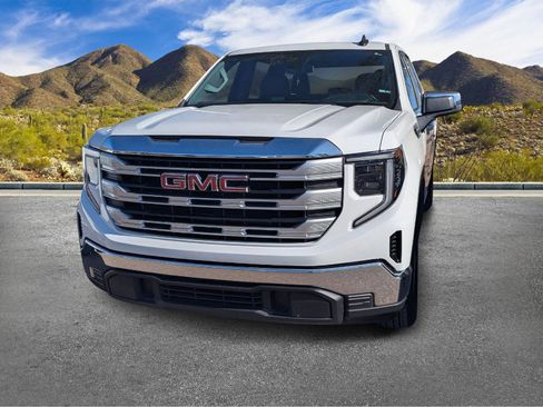 Certified 2025 GMC Sierra 1500 SLE image 11