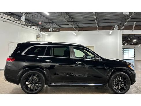 Used 2023 Mercedes-Benz Maybach GLS 600 4MATIC image 10