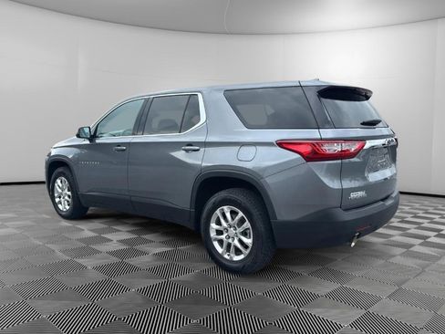 Used 2020 Chevrolet Traverse LS w/ LPO, Black Accent Package FWD image 3
