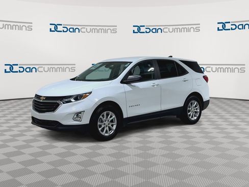 Used 2021 Chevrolet Equinox LS w/ LS Convenience Package FWD image 5