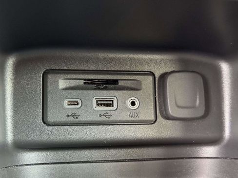 Used 2024 Chevrolet Equinox RS w/ RS Leather Package FWD image 9