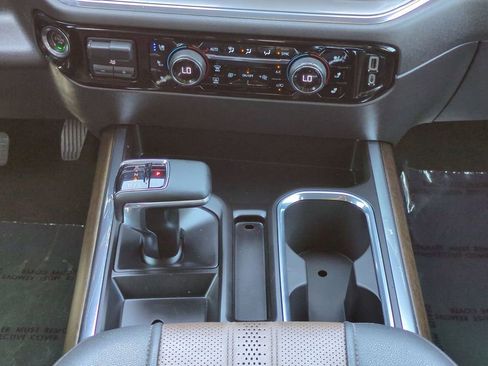 Used 2023 Chevrolet Silverado 1500 High Country w/ Technology Package image 19