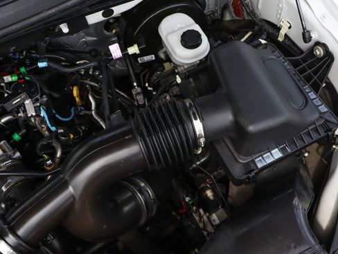 Used 2019 Ford F150 XLT image 8