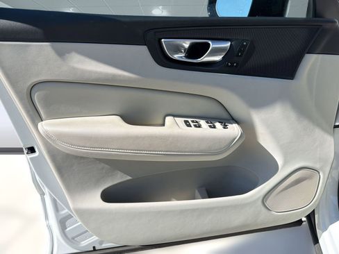 Certified 2024 Volvo XC60 T8 Core w/ Protection Package Premier image 21