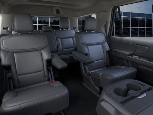New 2026 Ford Expedition Active RWD image 14