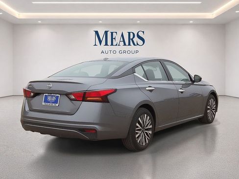 Used 2025 Nissan Altima 2.5 SV FWD image 5