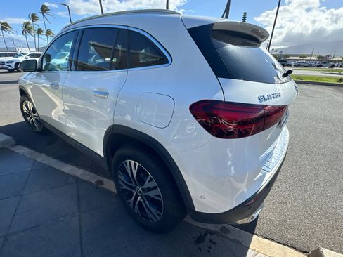Used 2025 Mercedes-Benz GLA 250 4MATIC image 11