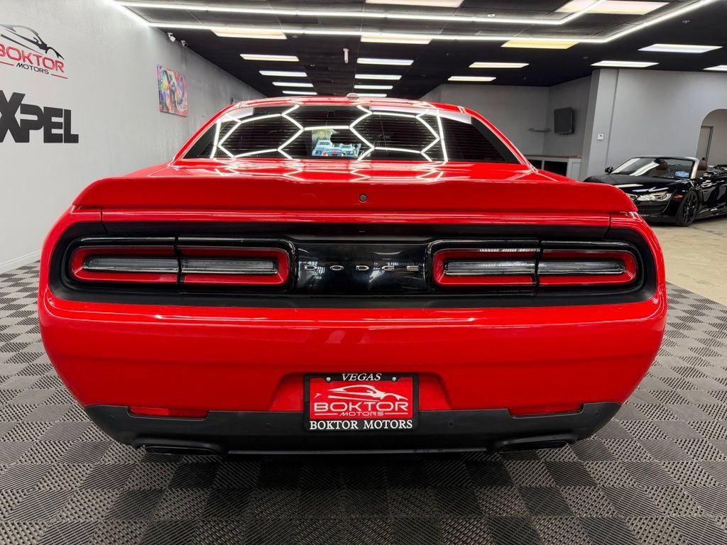 Used 2019 Dodge Challenger R/T RWD image 12