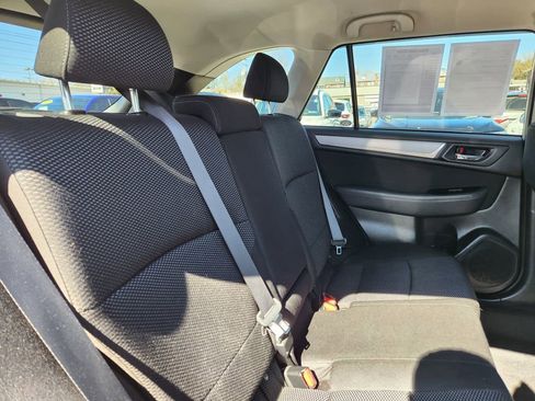 Used 2018 Subaru Outback 2.5i Premium image 15