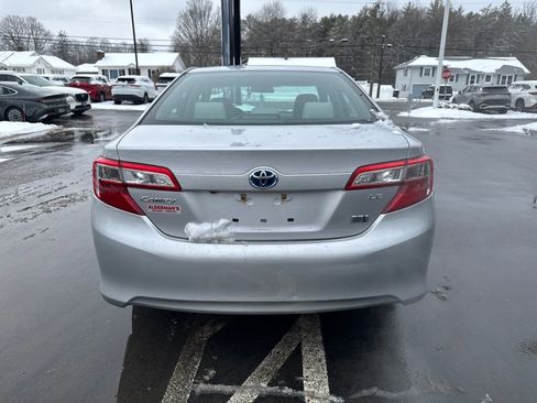 Used 2014 Toyota Camry XLE image 4