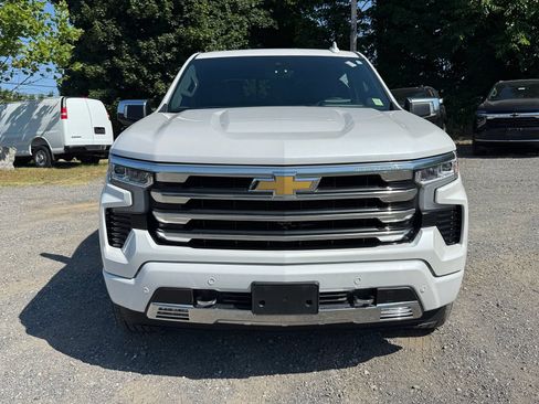 Certified 2023 Chevrolet Silverado 1500 High Country w/ High Country Premium Package AWD/4WD image 2