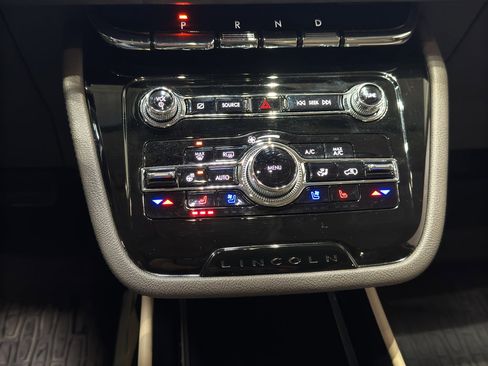 Used 2022 Lincoln Corsair Reserve w/ Equipment Group 201A image 30