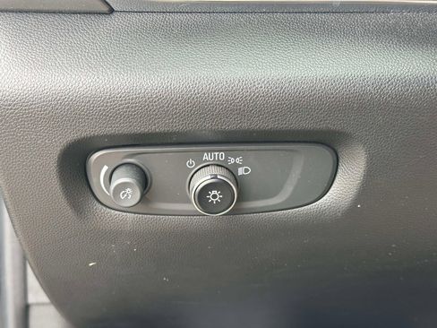 Used 2023 Chevrolet Traverse LT w/ LT Premium Package image 20