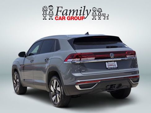 Used 2025 Volkswagen Atlas Cross Sport SE AWD/4WD image 3