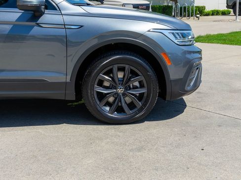 Used 2024 Volkswagen Tiguan SE w/ Panoramic Sunroof Package AWD/4WD image 36