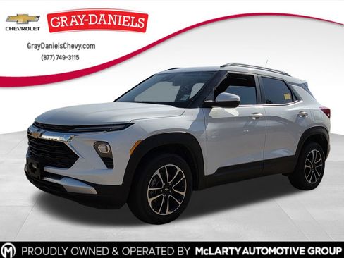 Used 2025 Chevrolet TrailBlazer LT w/ Driver Confidence Package AWD/4WD image 1