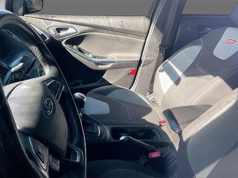 Used 2016 Ford Focus ST w/ Equipment Group 402A image 5