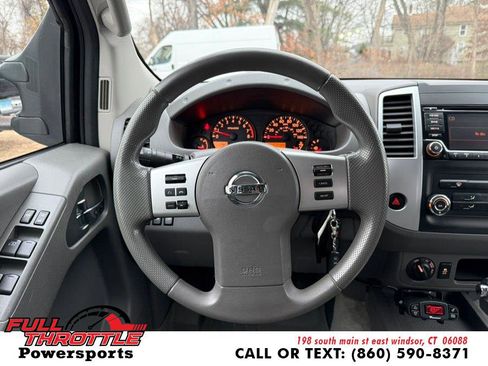 Used 2015 Nissan Frontier SV image 24