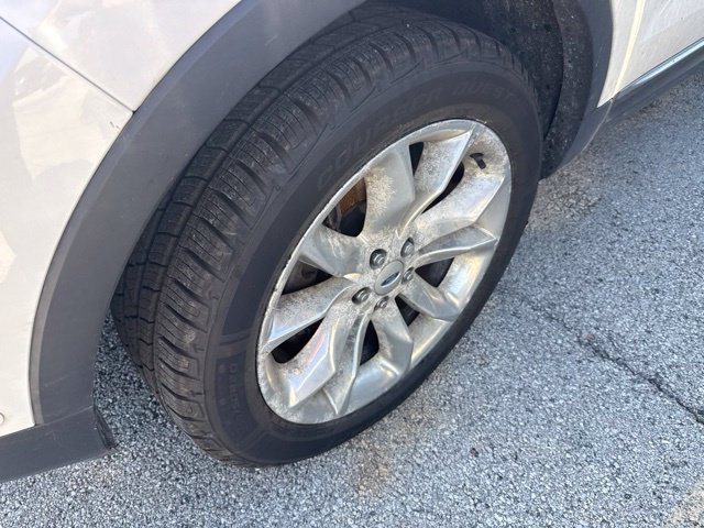 Used 2014 Ford Explorer Limited w/ Equipment Group 302A AWD/4WD image 11