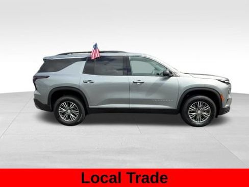 Used 2025 Chevrolet Traverse LT AWD/4WD image 9