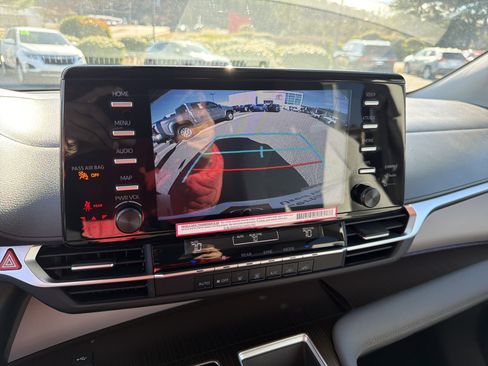 Certified 2024 Toyota Sienna LE image 7