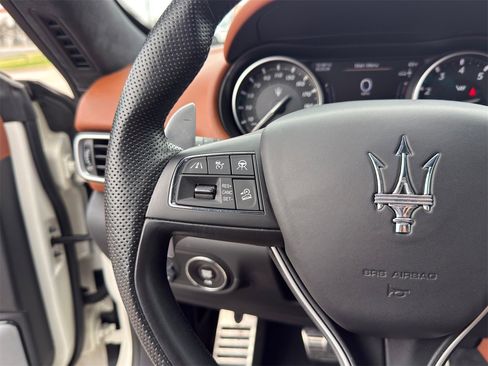 Used 2022 Maserati Levante Modena S image 20