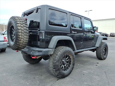 Used 2017 Jeep Wrangler Unlimited Rubicon image 4