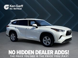 Used 2021 Toyota Highlander L FWD video 1