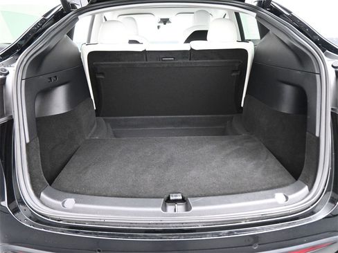 Used 2022 Tesla Model Y Performance image 16