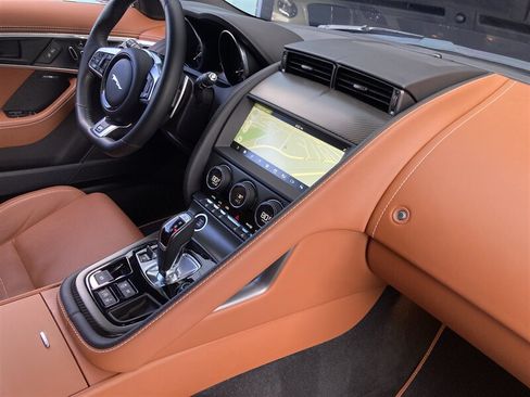 Used 2019 Jaguar F-TYPE R AWD/4WD image 29