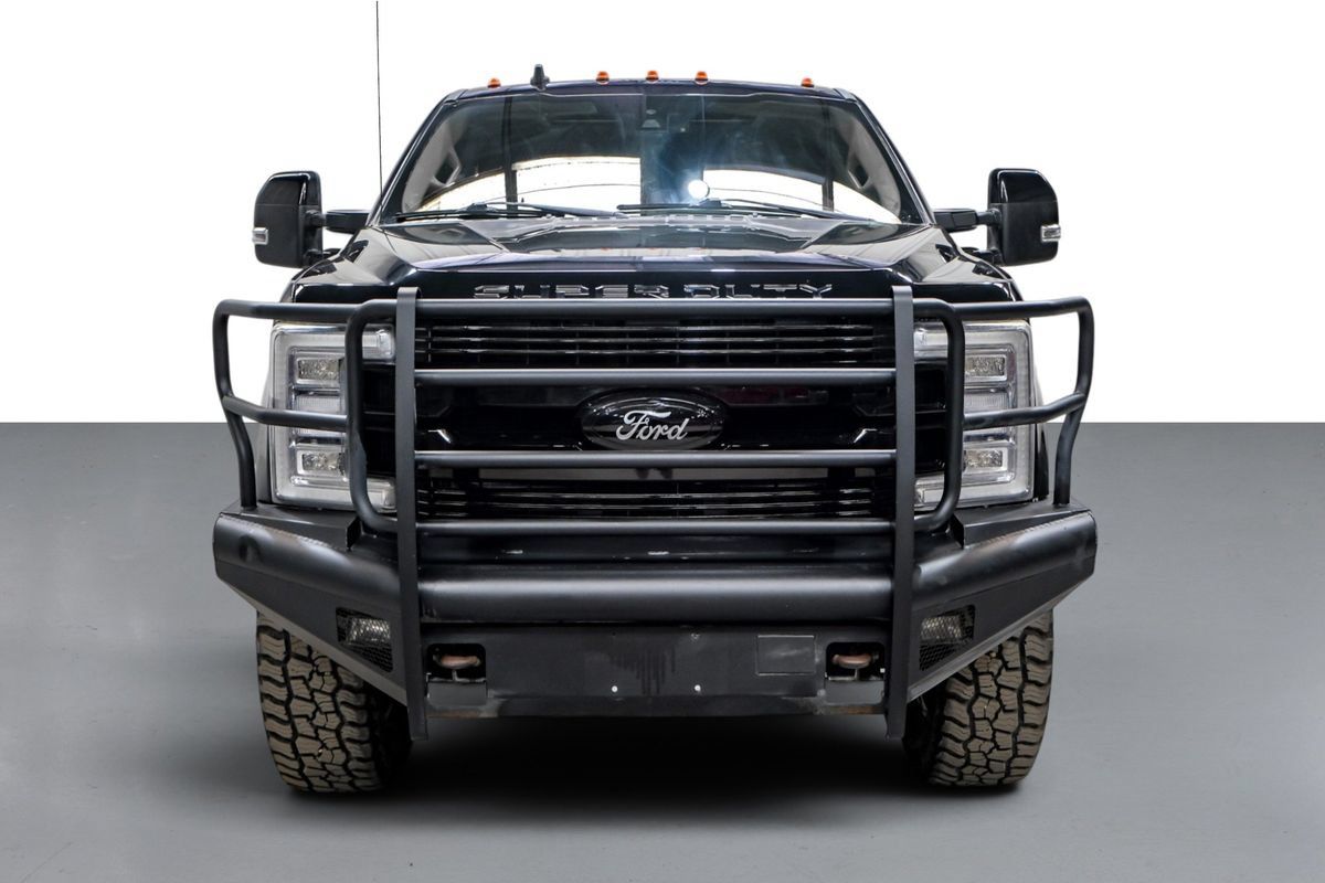 Used 2019 Ford F350 Limited w/ FX4 Off-Road Package AWD/4WD image 3