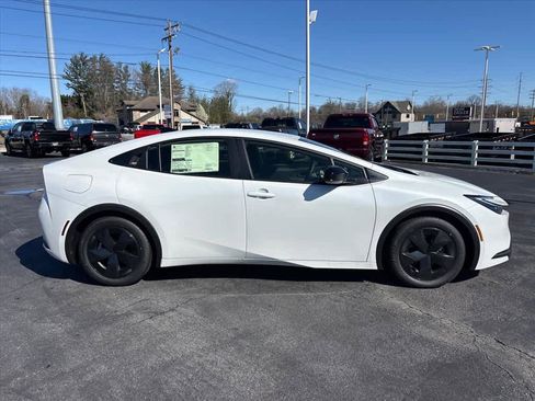 New 2026 Toyota Prius Plug-In Hybrid image 2