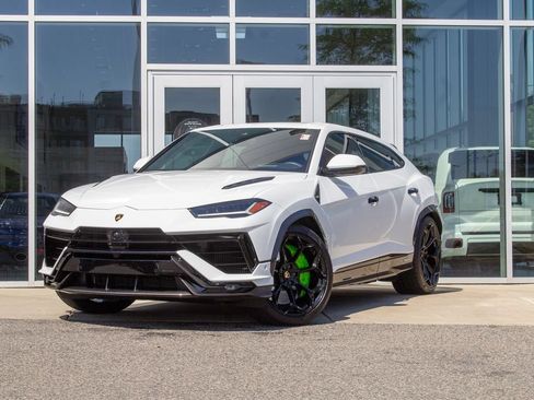 Used 2024 Lamborghini Urus Performante AWD/4WD image 1