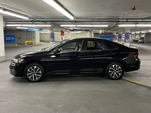 Certified 2023 Volkswagen Jetta S image 29