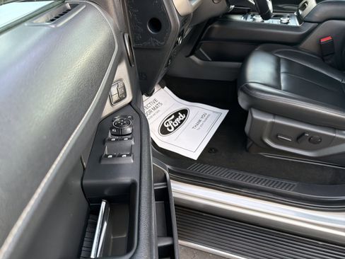 Used 2023 Ford Expedition Max XLT image 12