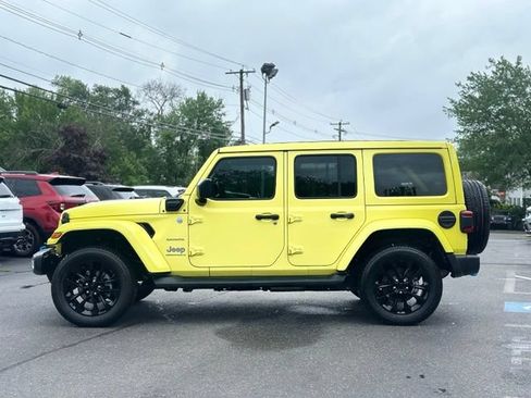 Used 2023 Jeep Wrangler Unlimited Sahara w/ Cold Weather Group AWD/4WD image 3