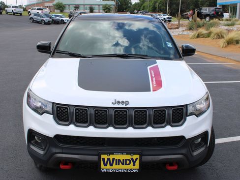 Used 2024 Jeep Compass Trailhawk AWD/4WD image 3