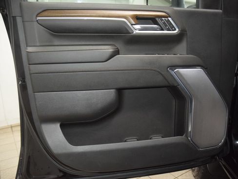 Used 2024 Chevrolet Silverado 2500 High Country w/ Technology Package AWD/4WD image 48