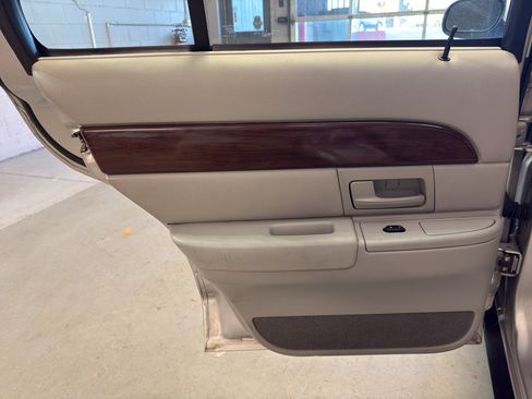 Used 2004 Mercury Grand Marquis LS RWD image 26