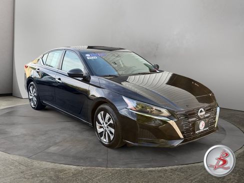 Used 2024 Nissan Altima 2.5 S FWD image 1