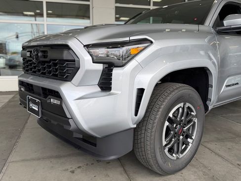 New 2026 Toyota Tacoma TRD Sport AWD/4WD image 3