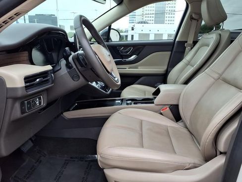 Certified 2022 Lincoln Corsair Reserve w/ Luxury Package FWD image 4