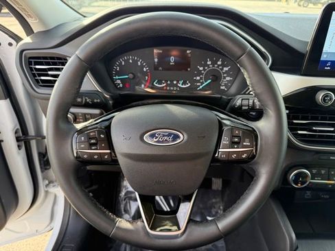 Used 2022 Ford Escape SEL image 20