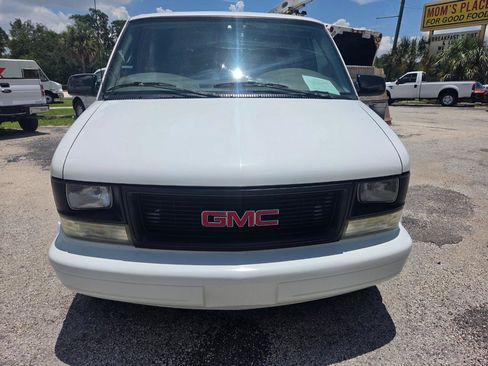 Used 2004 GMC Safari Passenger RWD image 10