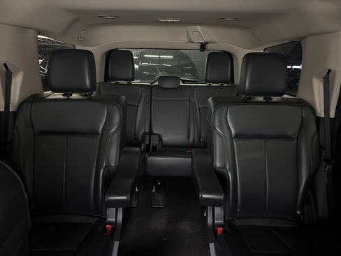 Used 2024 Ford Expedition XLT RWD image 25
