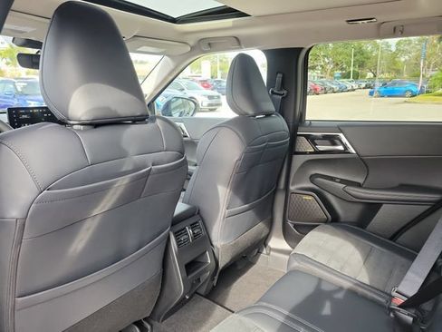 New 2026 Mitsubishi Outlander SE FWD image 15