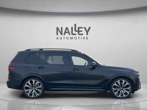 Used 2024 BMW X7 M60i image 7