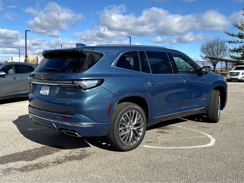 New 2026 Buick Enclave Avenir w/ Super Cruise Package image 2