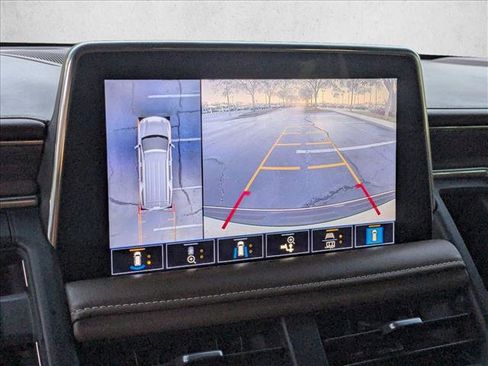 Used 2021 Chevrolet Suburban High Country w/ Premium Package image 13